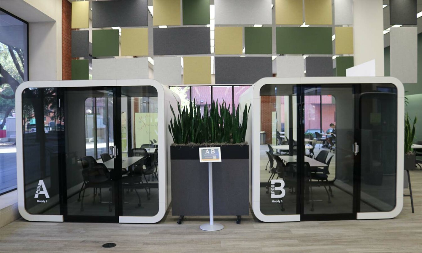 Framery Q soundproof meeting pods provide tranquility for students to focus and collaborate in privacy. Image courtesy of Baylor Libraries Office of Marketing & Communications.